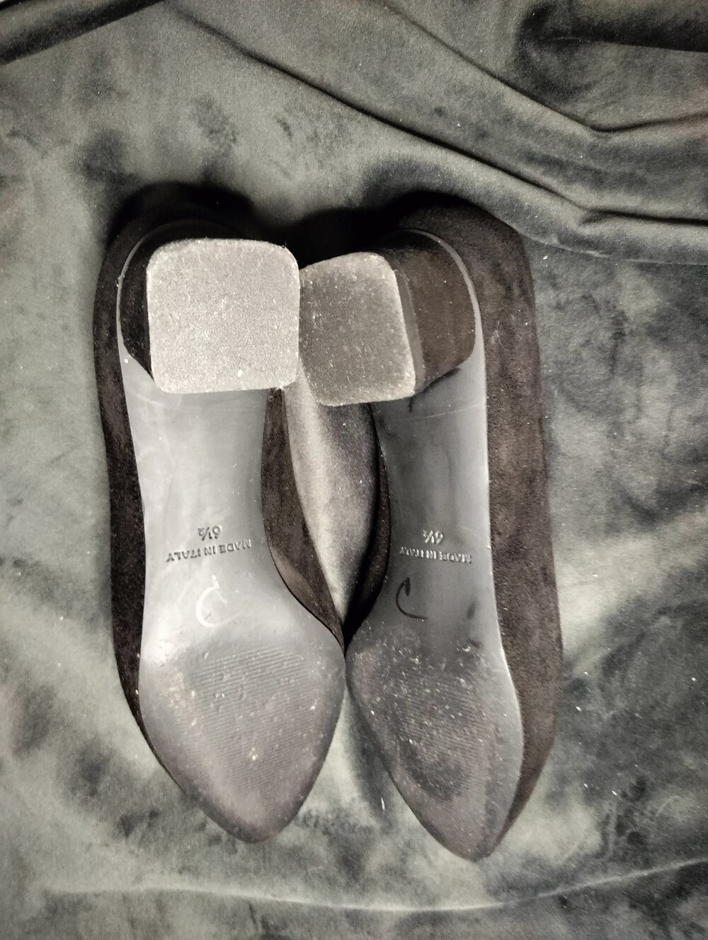 EUC Everlane Black Suede V Pointed Ballet Flats Low Block Heel Italy Made - 6.5 - Picture 3 of 7